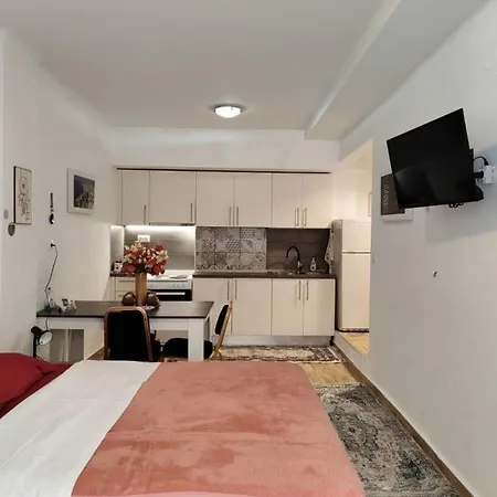 Perfect 71b Apartment